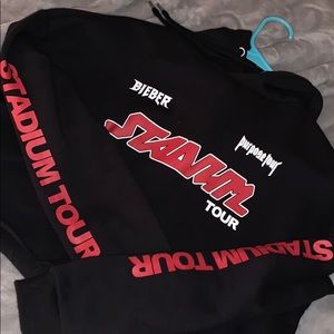 Justin Bieber H&M cropped hoodie